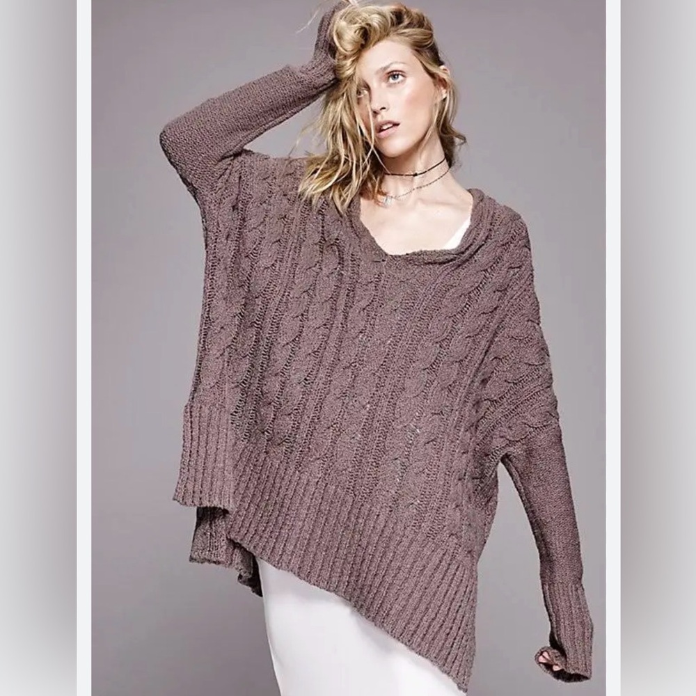 Free People Easy Cable V Neck Sweater
Free People V-Neck Sweater in Brown